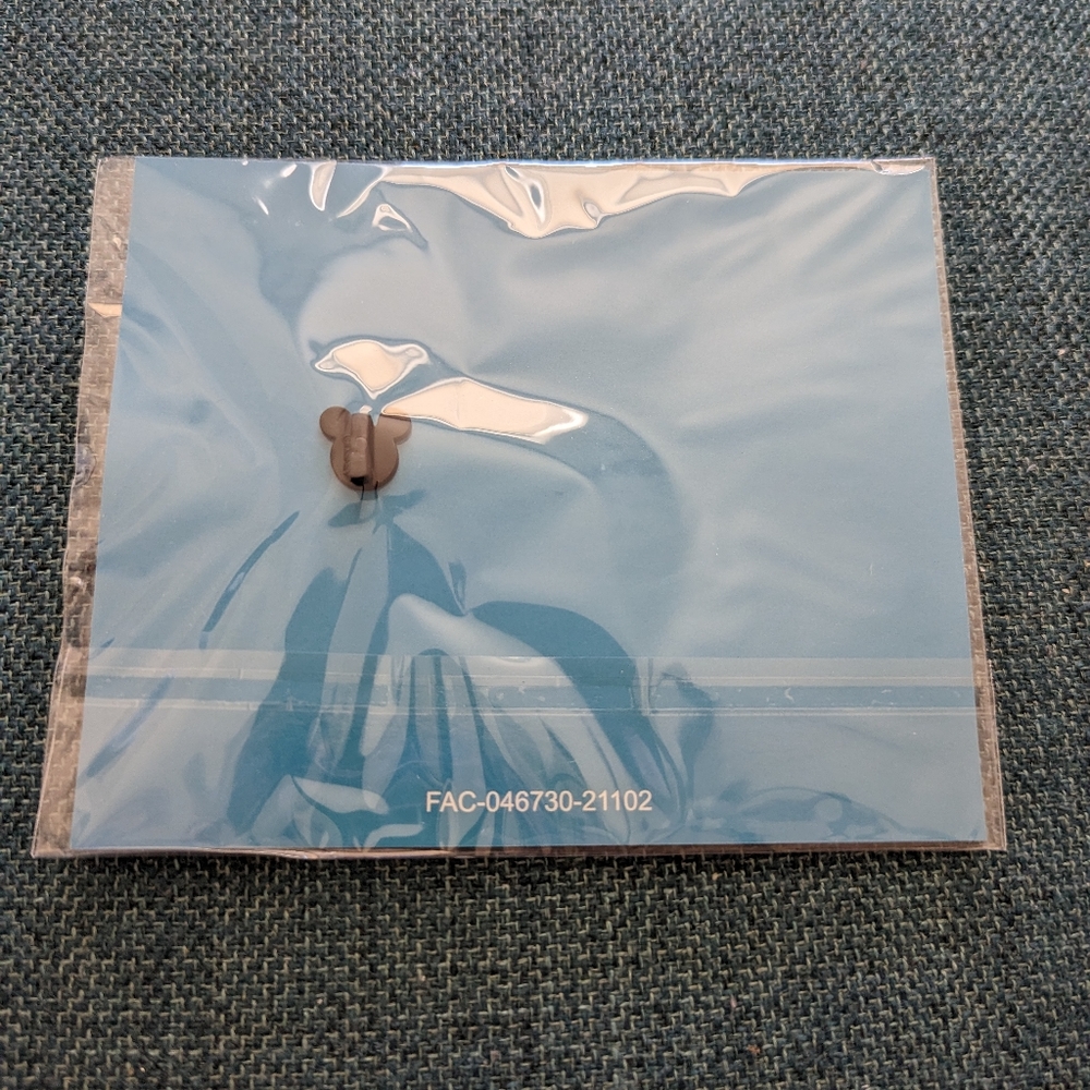 Frozen 2 Pin - Picture 2 of 2